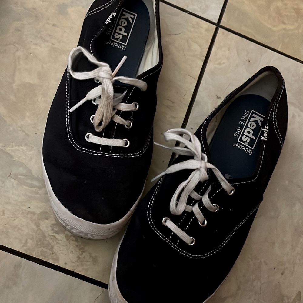 Keds women size 8 navy